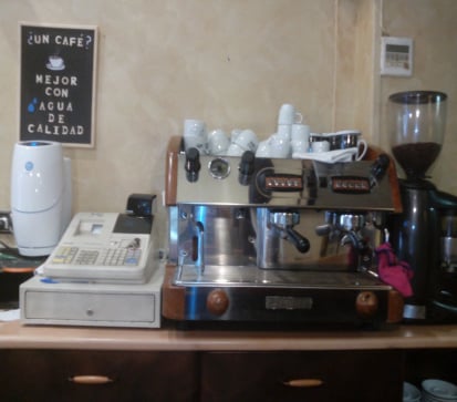 ¡Cafeteria con un gran cafe gracias al agua libre de contaminantes! ,Nuestros clientes lo notan  