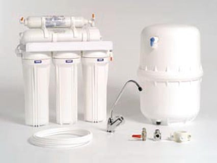 Necesita alta presión de agua, Poco productivo, derrocha mucha agua, Ineficaz barrera contra las bacterias y virus, Desmineraliza el agua, Acidifica y la hace mas corrosivo, No produce agua constante, Alto coste en energía y agua derrochada