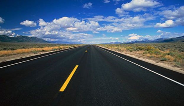 UNA CARRETERA DE 7 METROS DE ANCHO POR 63 km DE LARGO 